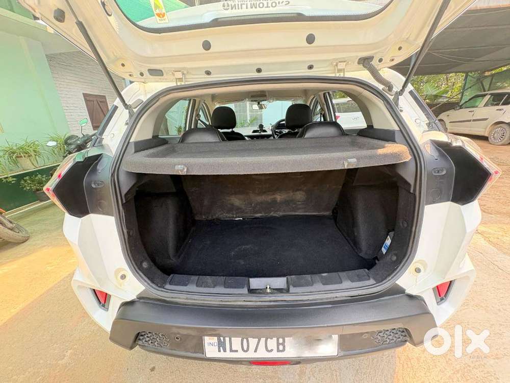 2022 Tata Nexon Xm Petrol  22,000 Km  Single Owner