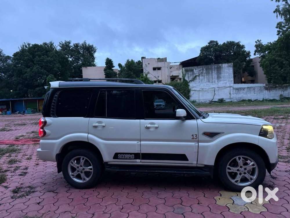Mahindra Scorpio S10, 2015, Diesel