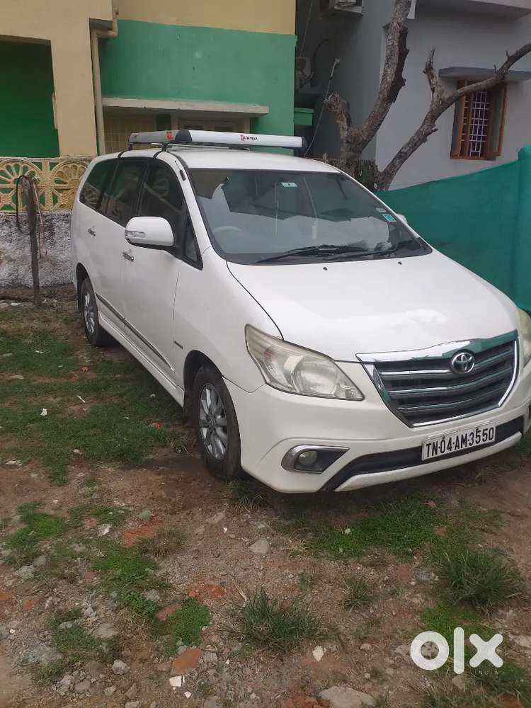 Toyoto Innova White Color