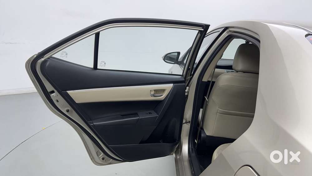 Toyota Corolla Altis 2013-2017 Vl At, 2015, Petrol