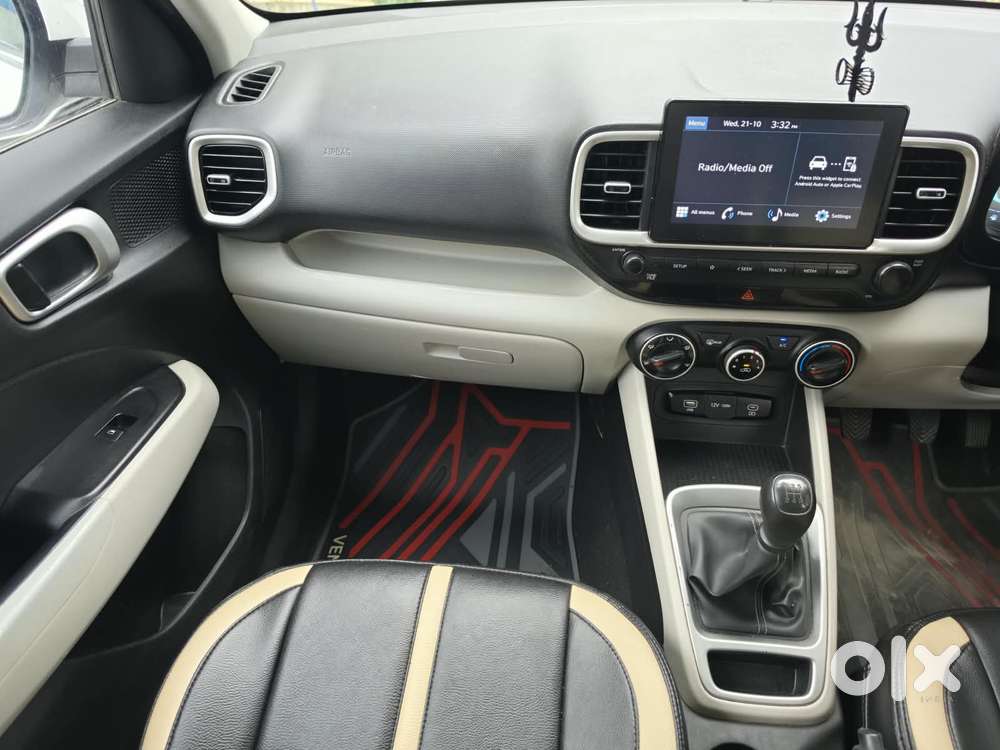 Hyundai Venue 1.2 S (o), 2023, Petrol