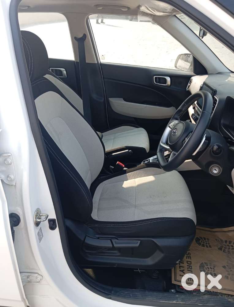 Hyundai Venue 1.0 S (o) Turbo Dct, 2024, Petrol