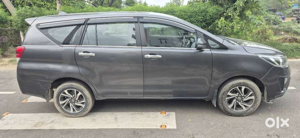 Toyota Innova Crysta 2.4 G Plus Mt 7 Str, 2022, Diesel