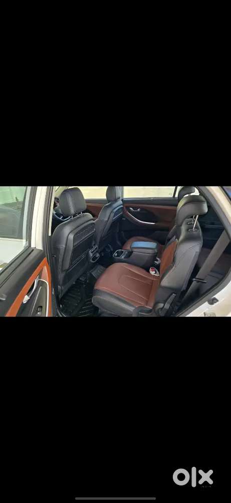Hyuandai Alcazar Plantinum O 6 Seater Automatic