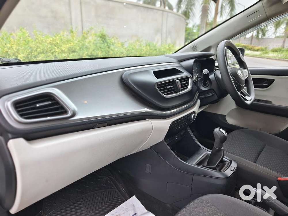 Tata Altroz 2024 Petrol 7347 Km Driven