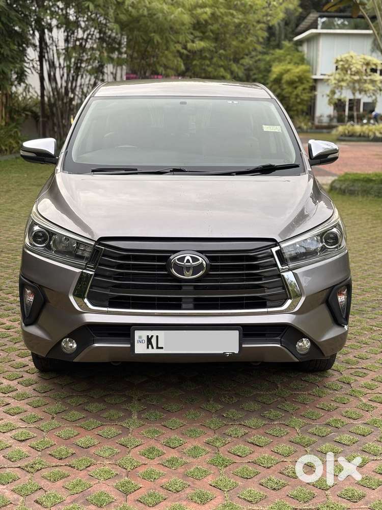 Toyota Innova Crysta 2.8z Automatic, 2016, Diesel