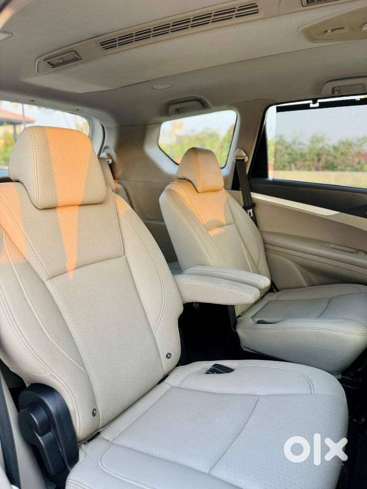 Mahindra Marazzo M8, 2018, Diesel