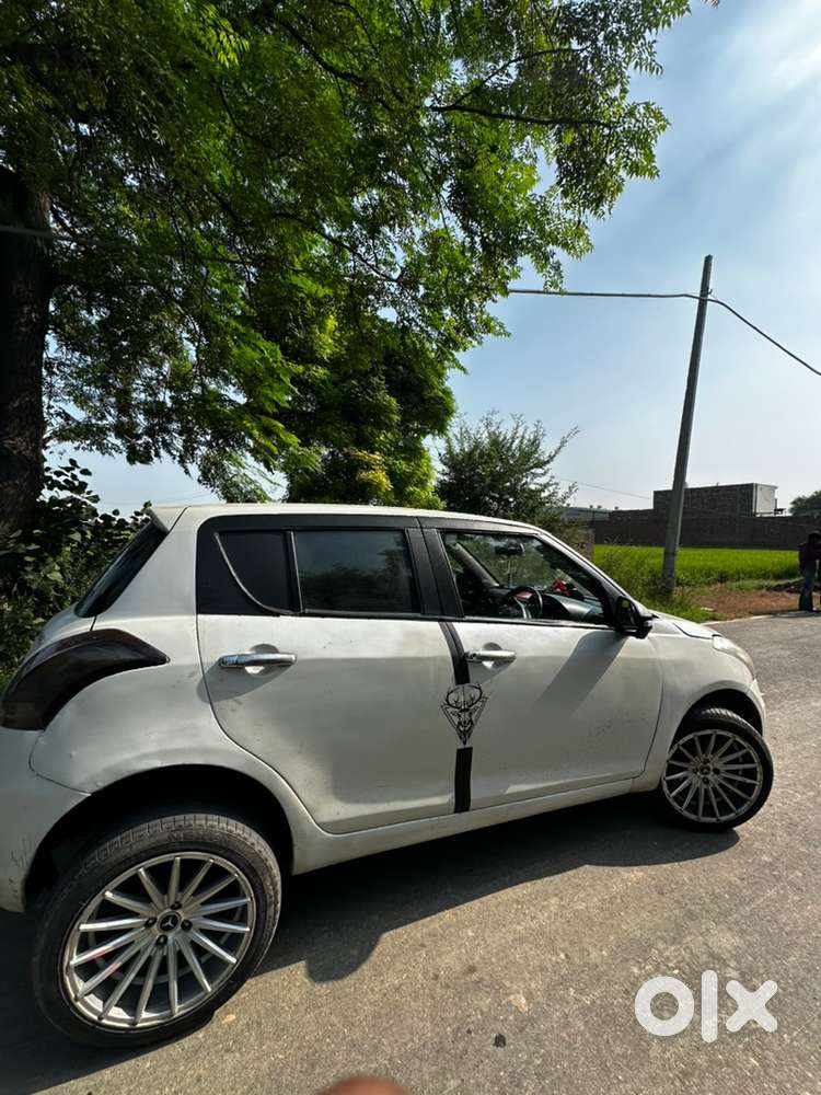 Maruti Suzuki Swift 2012