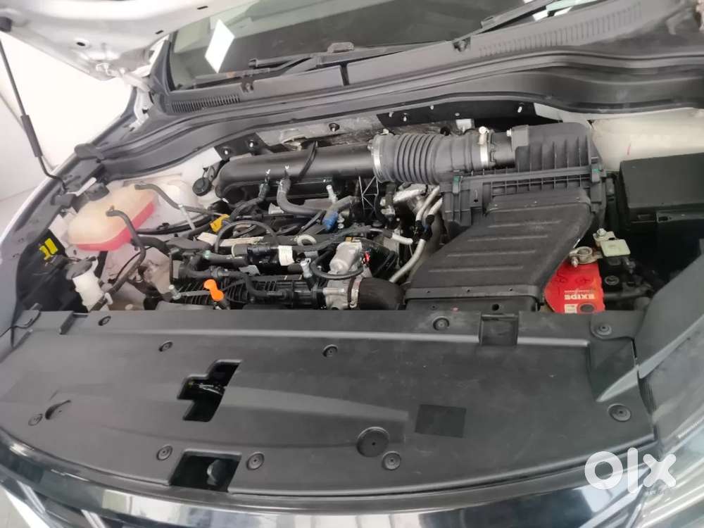 Mahindra Xuv700 2.0 Ax 7 Petrol Mt Str, 2024, Petrol