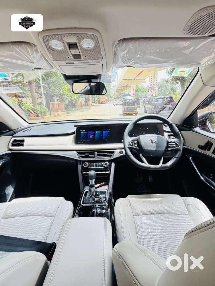 Mahindra Xuv700, 2025, Petrol