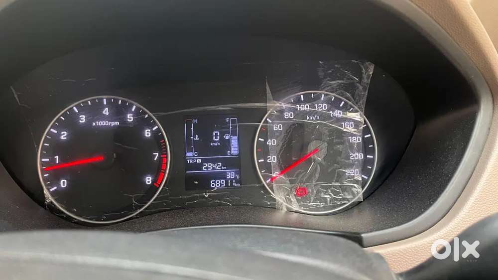 Single Handed Car With No Issue
