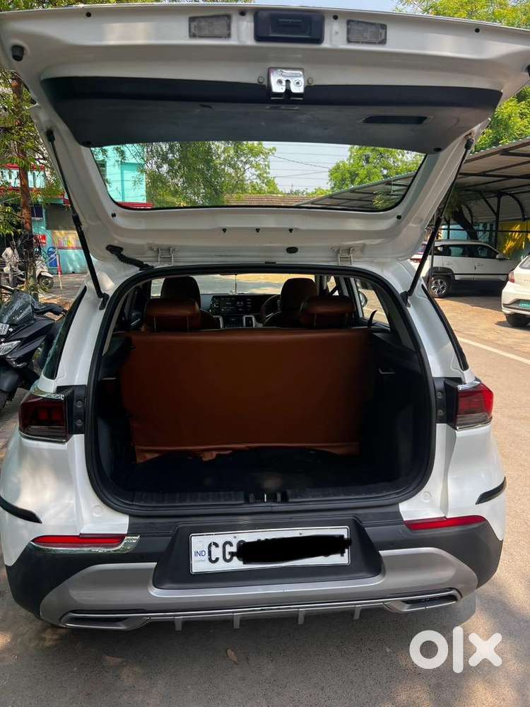 Kia  Sonet Diesel Manual With Sunroof