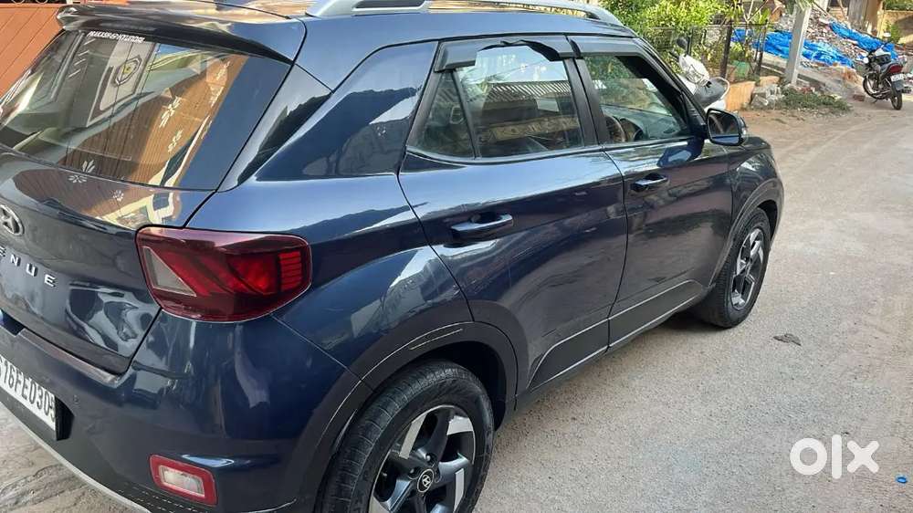 Hyundai Venue Crdi Manual 2021