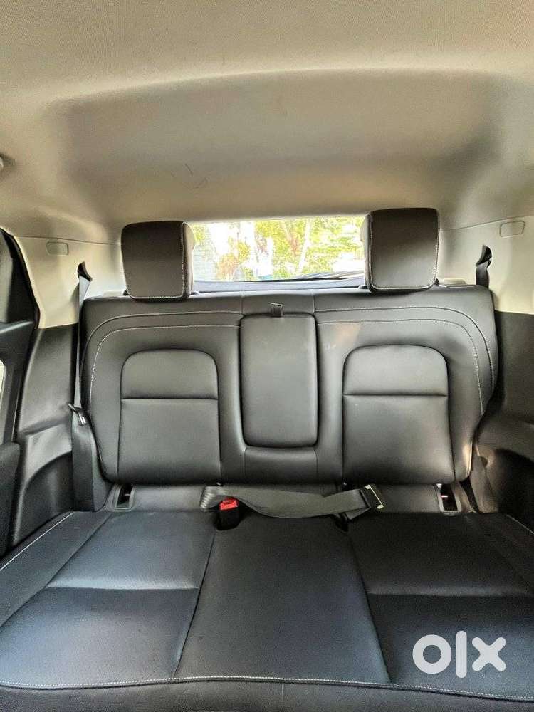 Tata Altroz, 2023, Petrol