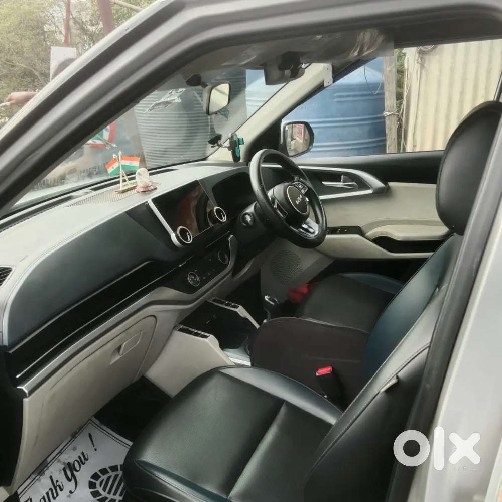 Kia Carens Premium 2025
