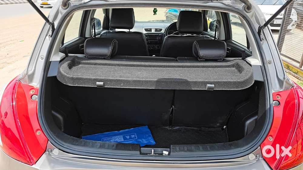 Maruti Suzuki Swift Vxi + Manual, 2017, Petrol