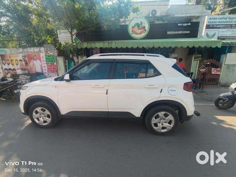 Hyundai Venue 2021 Petrol Well Maintained