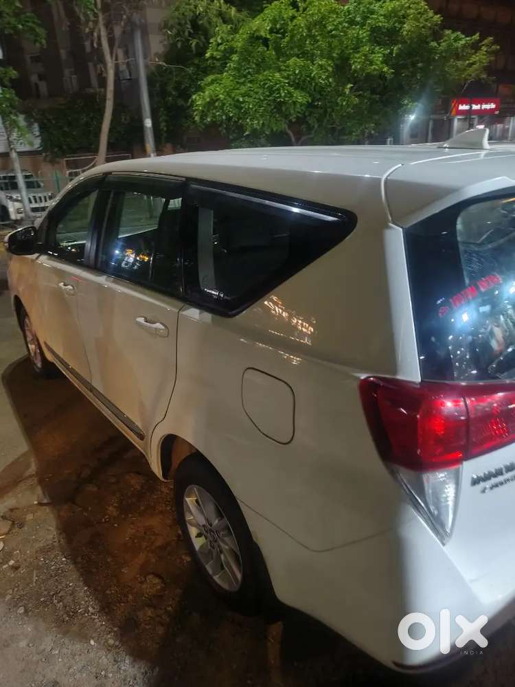 Innova Crysta Well Maintained With Service Record