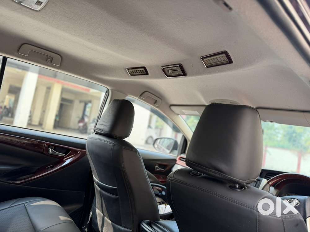 Toyota Innova Crysta Gx At 2.8  2017 Petrol 41000 Km Driven