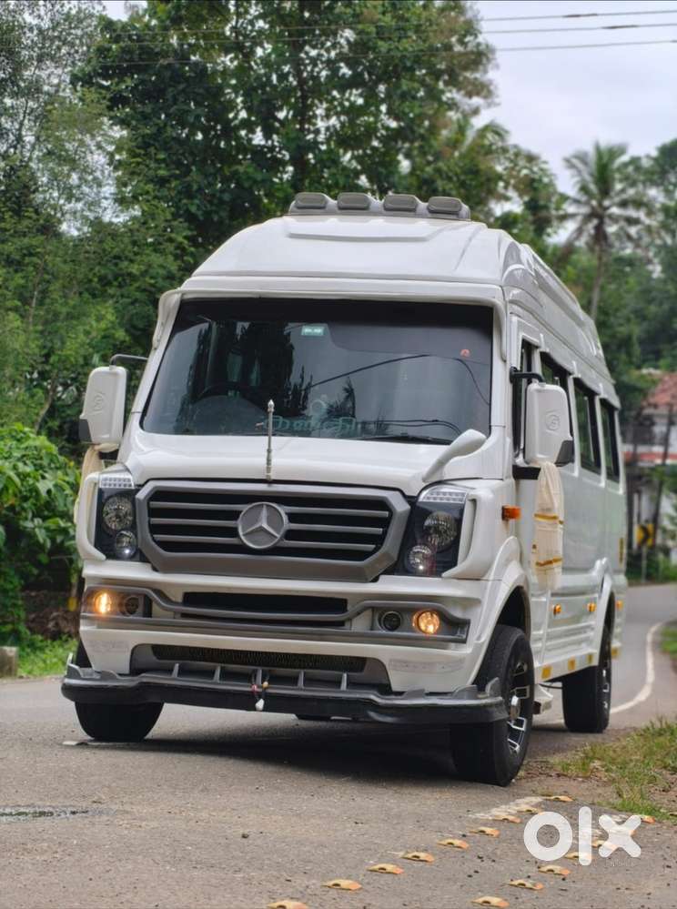 Tempo Traveller 2016