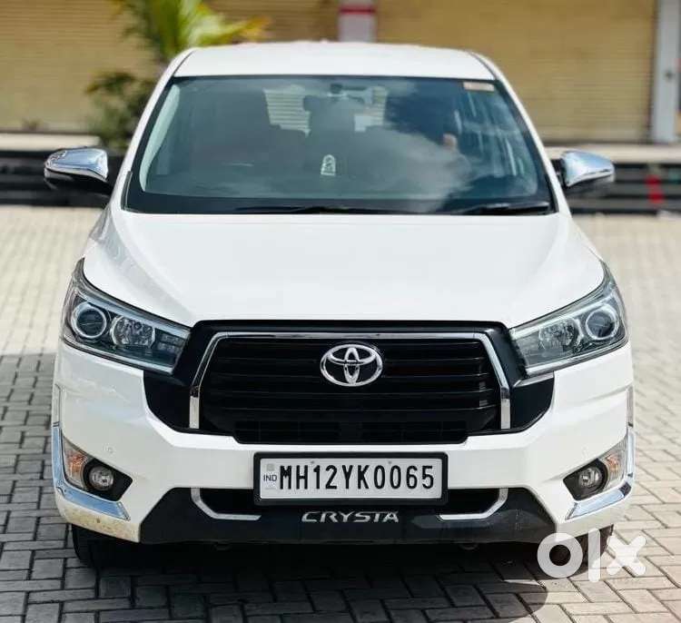 Toyota Innova Crysta [2020-ongoing] 2.4 Vx 8 Str, 2025, Diesel