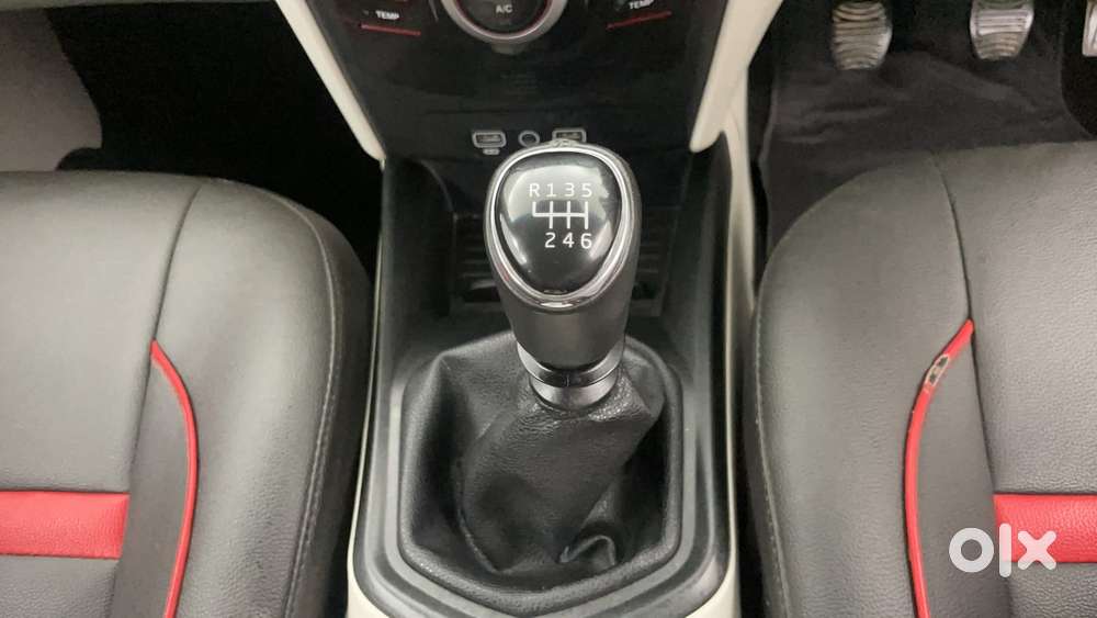 Mahindra Xuv300 W8, 2022, Petrol