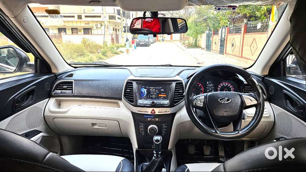 Xuv 300 W6 Diesel Manual Gear Deiven 77500kms Excellent Condition