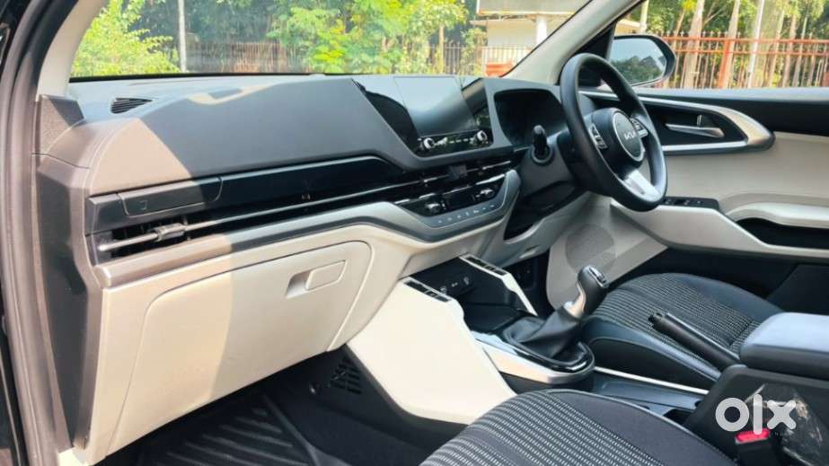 Kia Carens Prestige Plus (o) 1.5 Turbo Petrol Dct 7-seater, 2025, Pe..