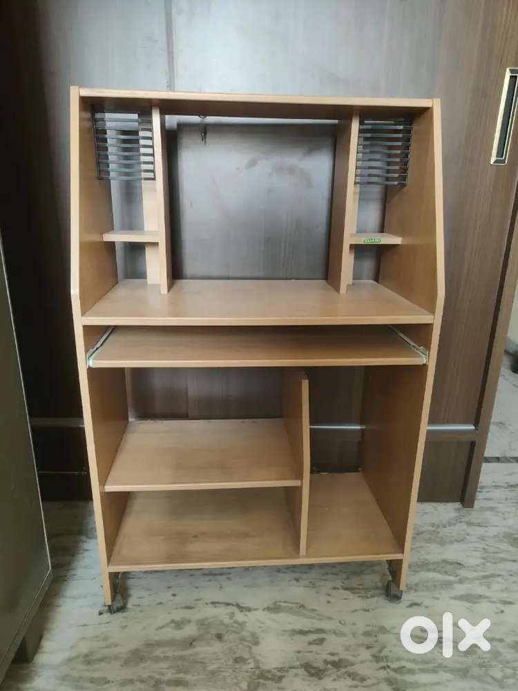 Computer table for studying purposes