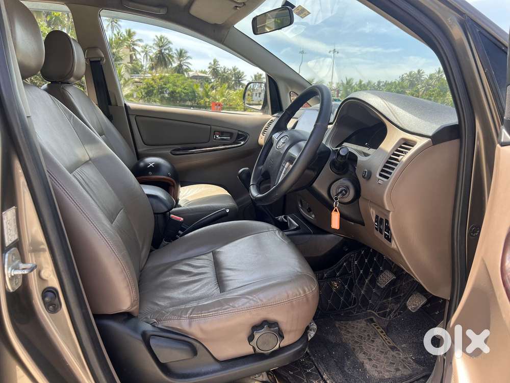 Toyota Innova 2.5 Z Diesel 7 Seater, 2015, Diesel