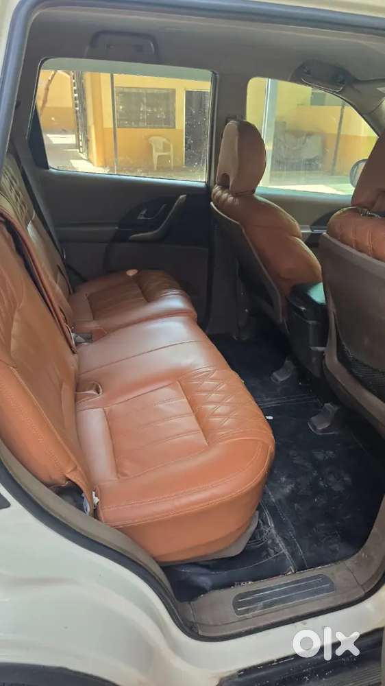 Mahindra Xuv500 W8 2015