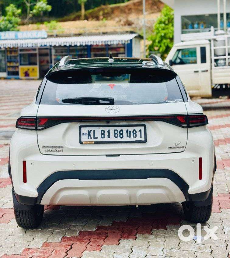Toyota Urban Cruiser Taisor V 1.0 Petrol At Dual Tone, 2024, Petrol