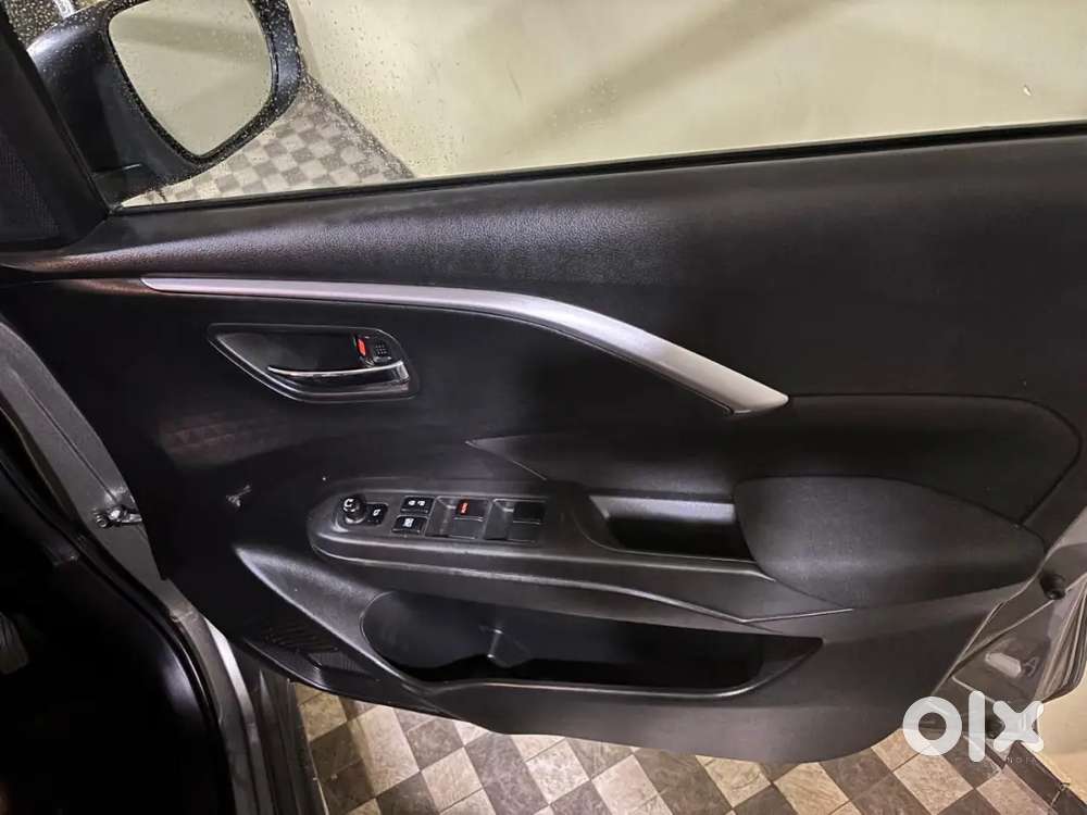 Maruti Suzuki New-gen Swift 2025 Petrol 11656 Km Driven