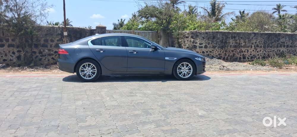Jaguar Xe Prestige, 2016, Petrol