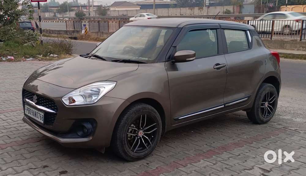 Maruti Suzuki Swift 1.3 Zxi, 2023, Petrol