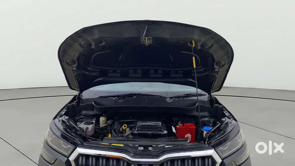 Skoda Kushaq 1.0 Tsi Style At, 2023, Petrol