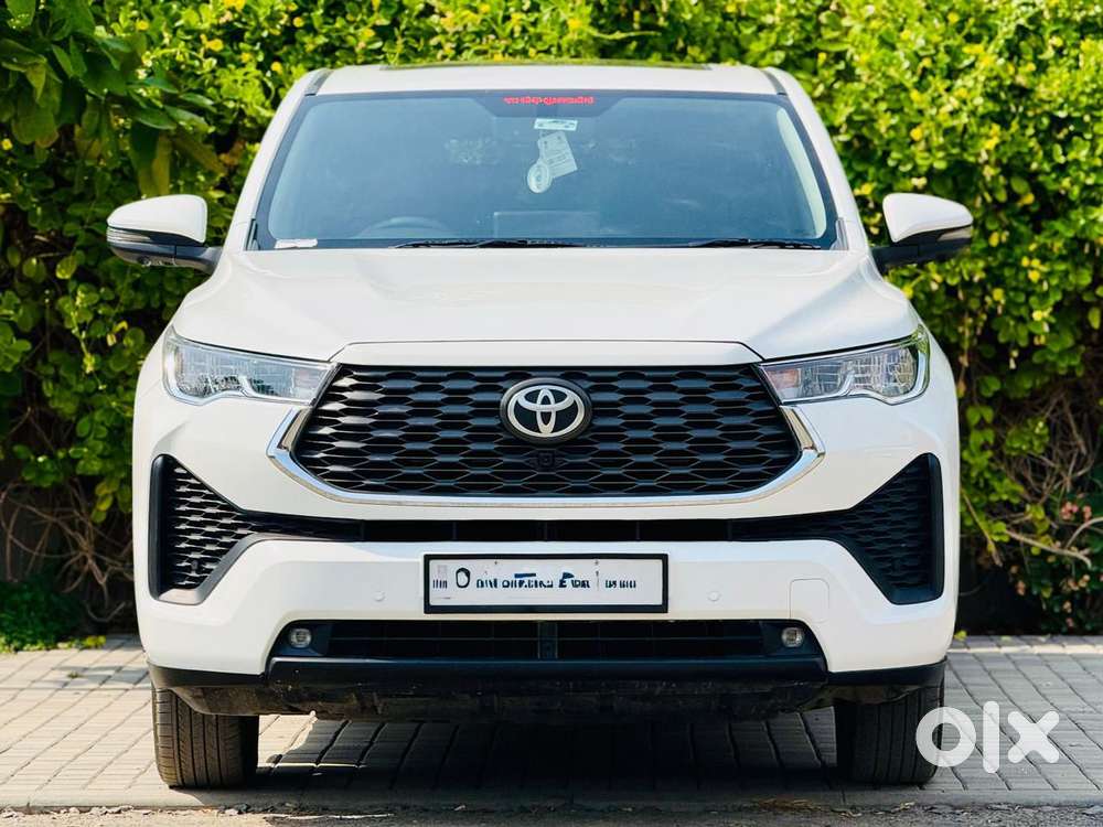 Toyota Innova Hycross 2.0 Vx (o) Hybrid 8 Str, 2024, Petrol