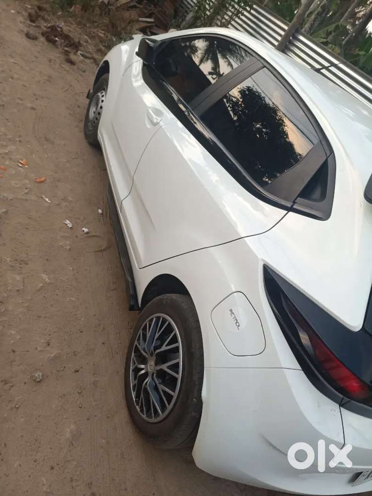 Tata Altroz 2024 Petrol Well Maintained