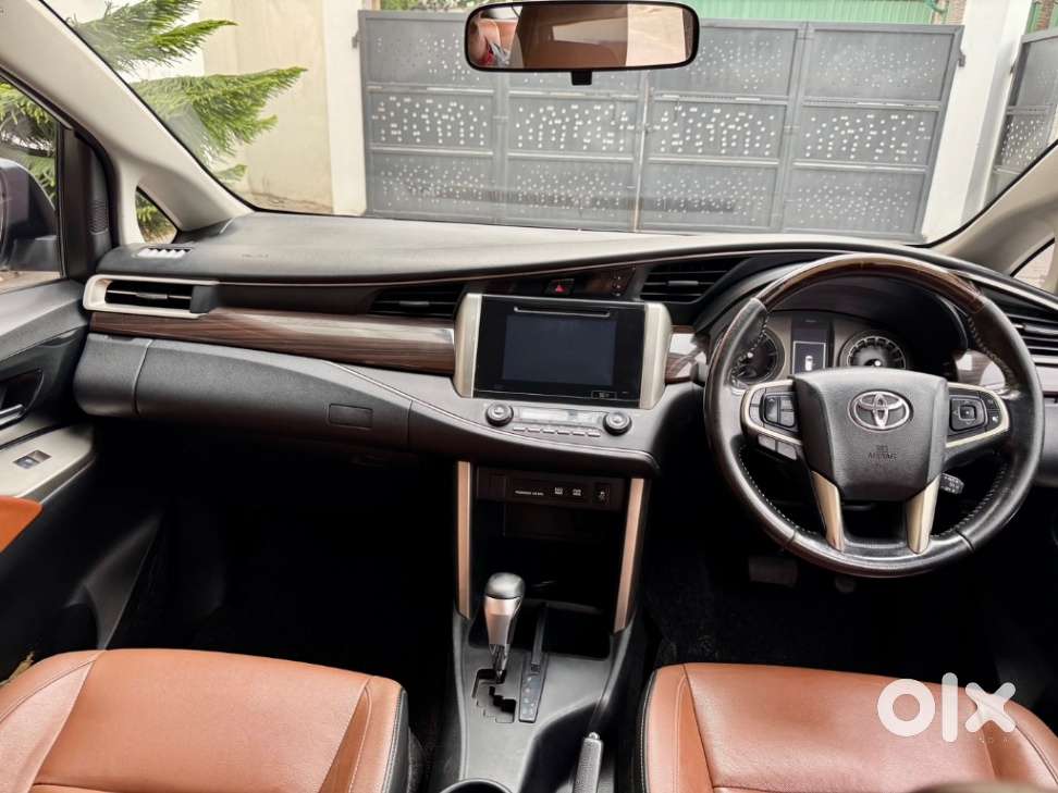 Toyota Innova Crysta 2.8 Zx At, 2017, Diesel