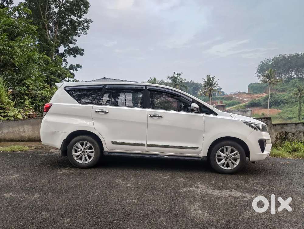 Toyota Innova Crysta 2017 Diesel Well Maintained