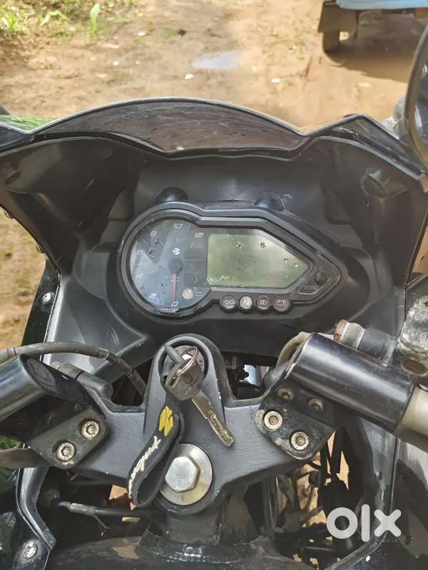 Pulsar 220