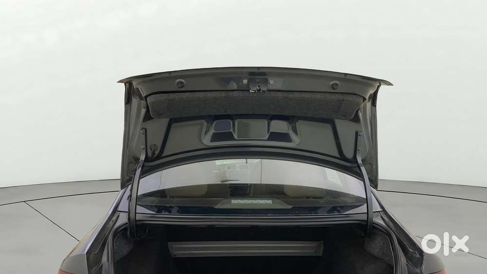 Volkswagen Vento 2013-2015 1.6 Highline, 2015, Petrol