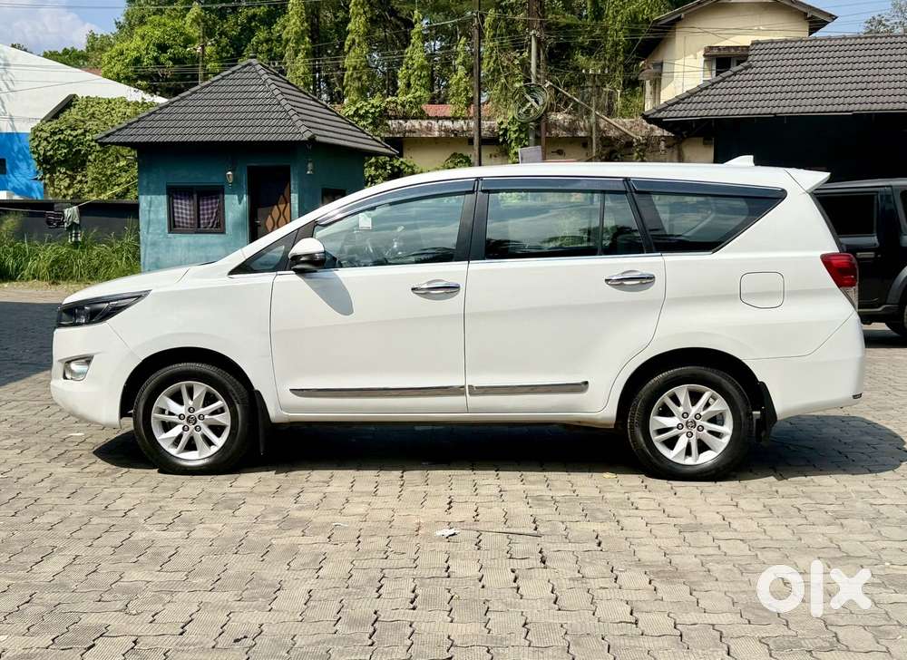 Toyota Innova Crysta 2.4 G Mt, 2017, Diesel