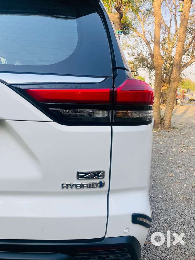 Toyota Innova Hycross 2.0 Zx (o) Hybrid 7 Str, 2024, Petrol
