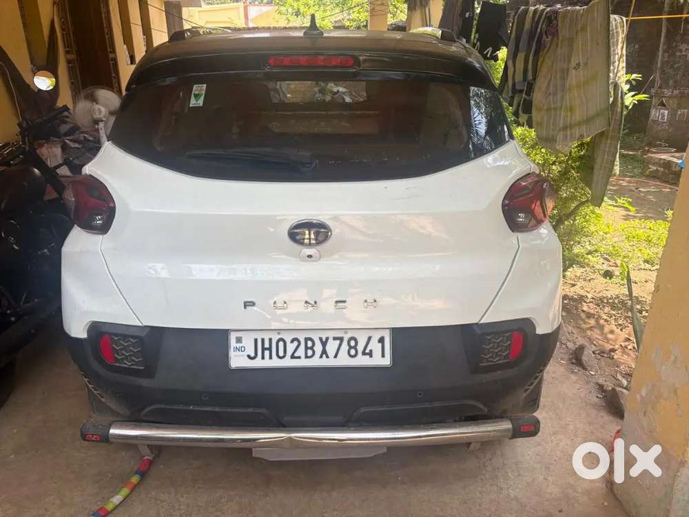 (28 Dec 2025 Purchase Date)tata Punch  Petrol Well Maintained 8400km .
