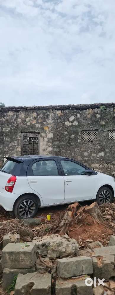 Toyota Etios Liva 2018 Dual Tone