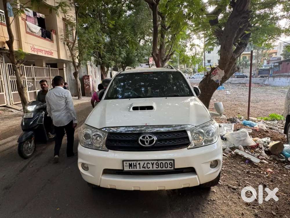 Toyota Fortuner 2011