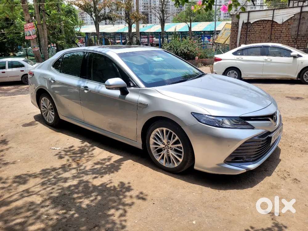 Toyota Camry Hybrid 2021