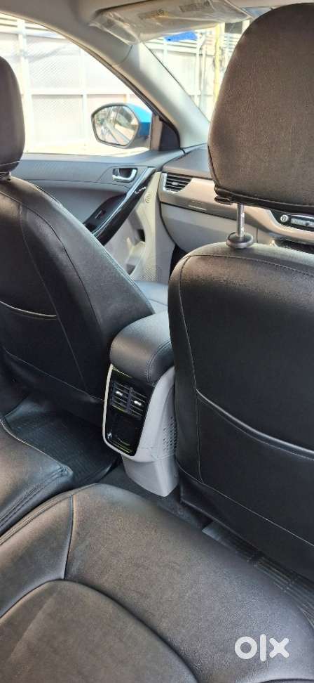 Tata Nexon Amt Xza Plus, 2019, Petrol