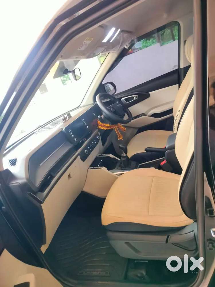 Kia Carens Clavis 2025 Petrol Manual